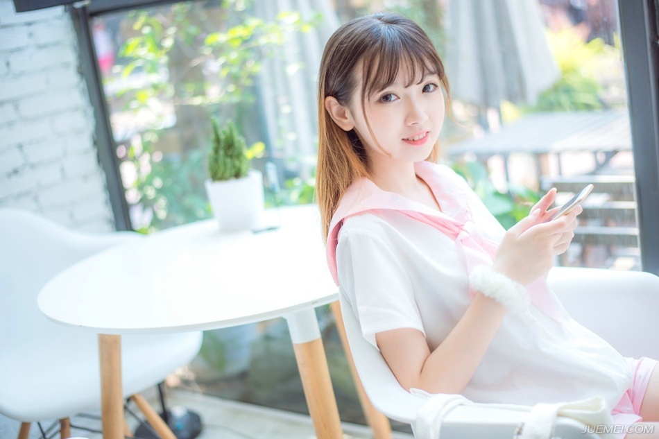 不同的人，为你做同一件事，你会感到天壤之别。因为我们在意的，往往不是人做的事，而只是做事的人。